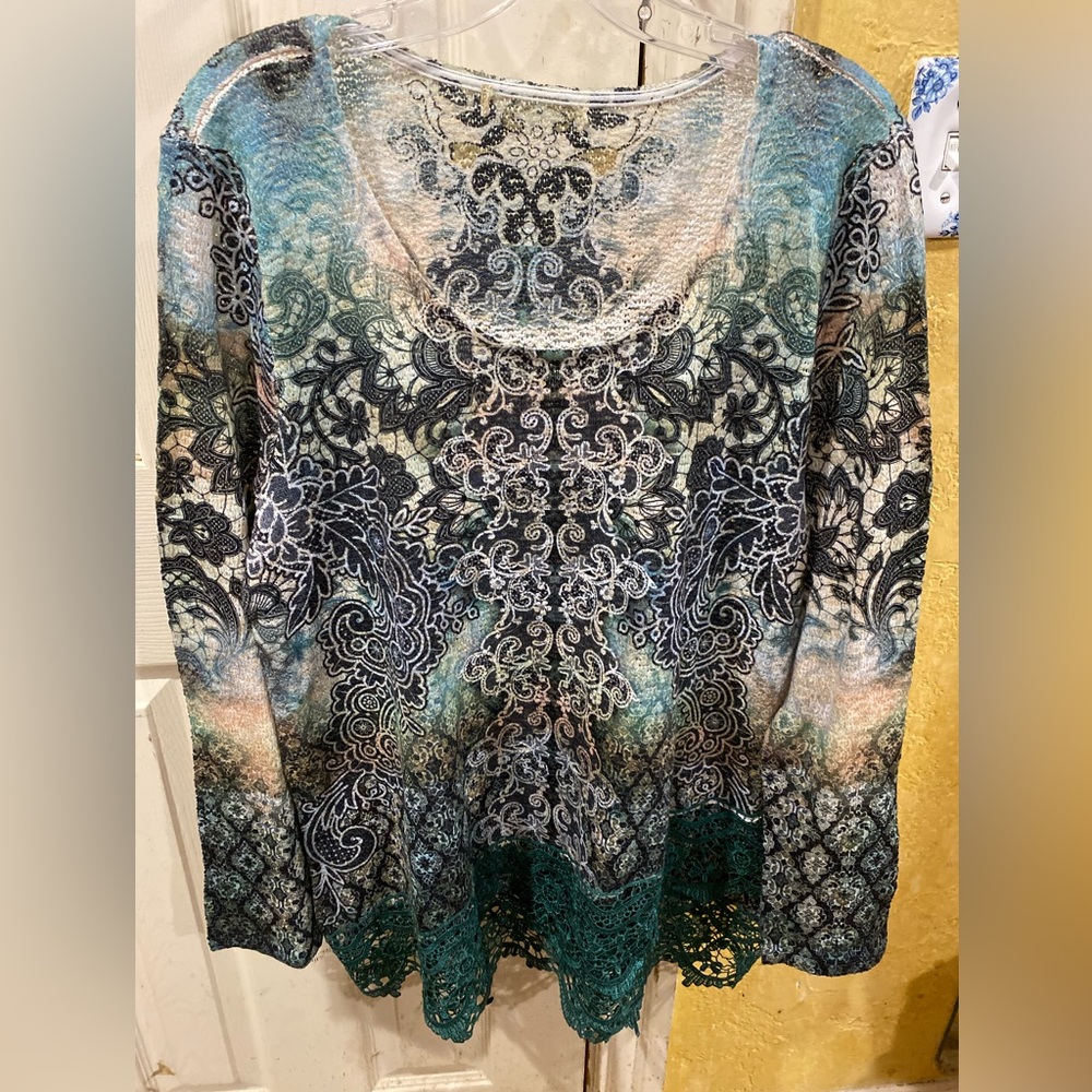 Long sleeve Floral Top Size XL